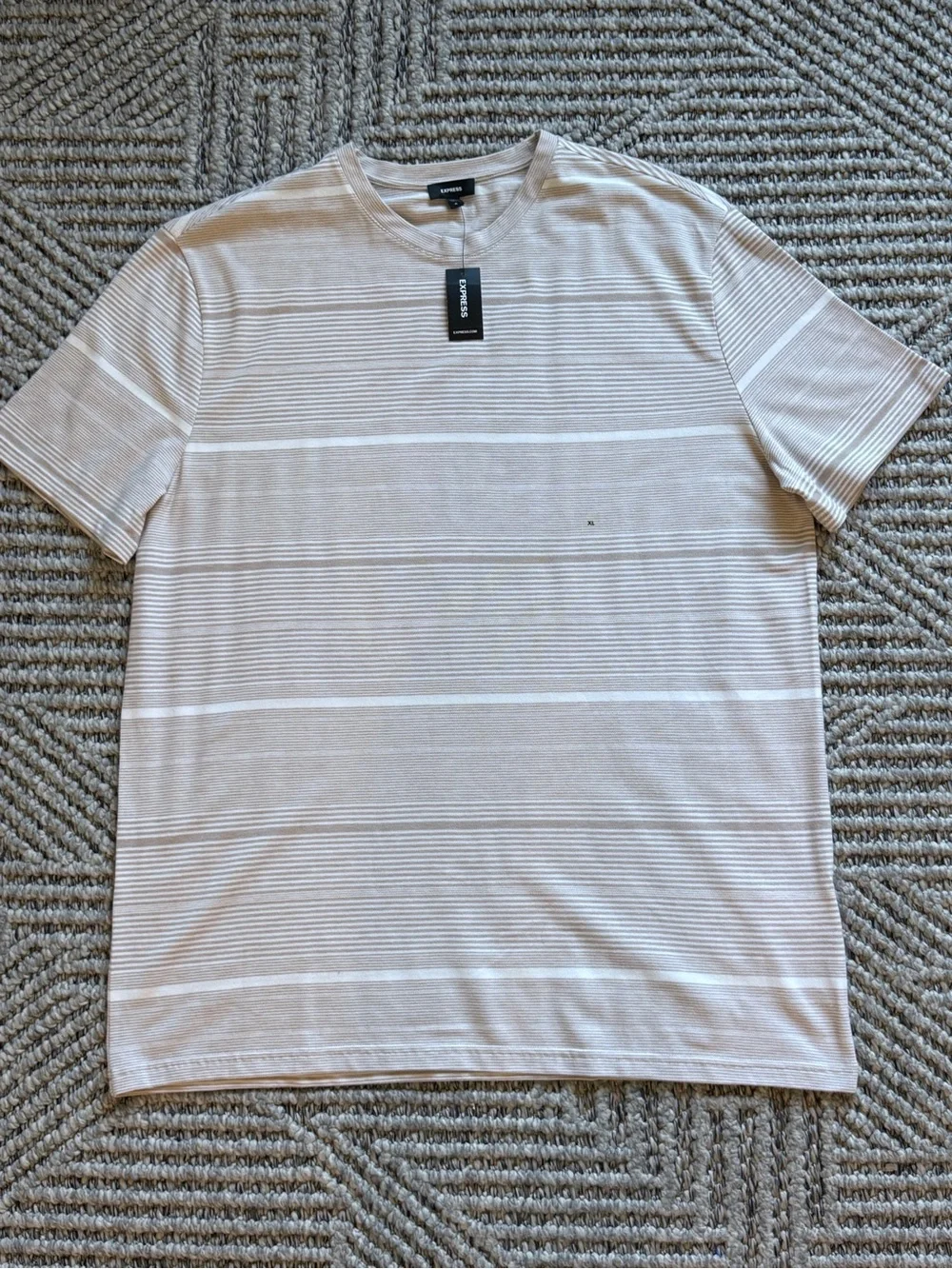 Express Men’s Short Sleeve Crewneck Tee in Beige and White Stripes